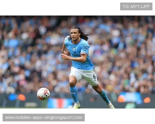 曼城传控体系逐渐占据上风,阿克防守端稳定如常