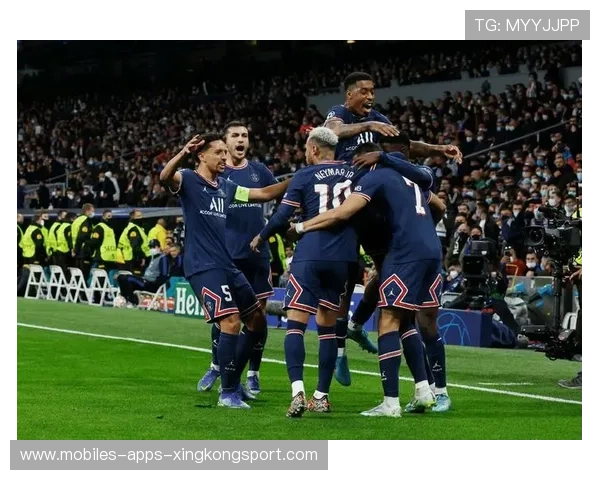 巴黎圣日耳曼前场连续压迫，姆巴佩横传助攻，成功破门